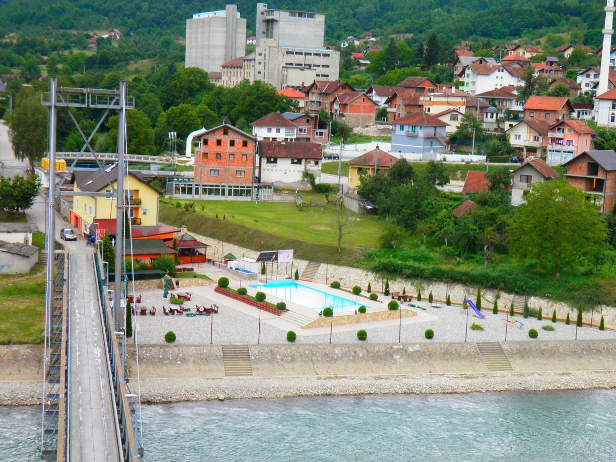 Pansion Baša Hotel Ustikolina Bagian luar foto