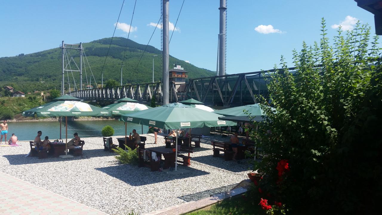 Pansion Baša Hotel Ustikolina Bagian luar foto