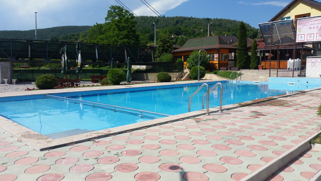 Pansion Baša Hotel Ustikolina Bagian luar foto