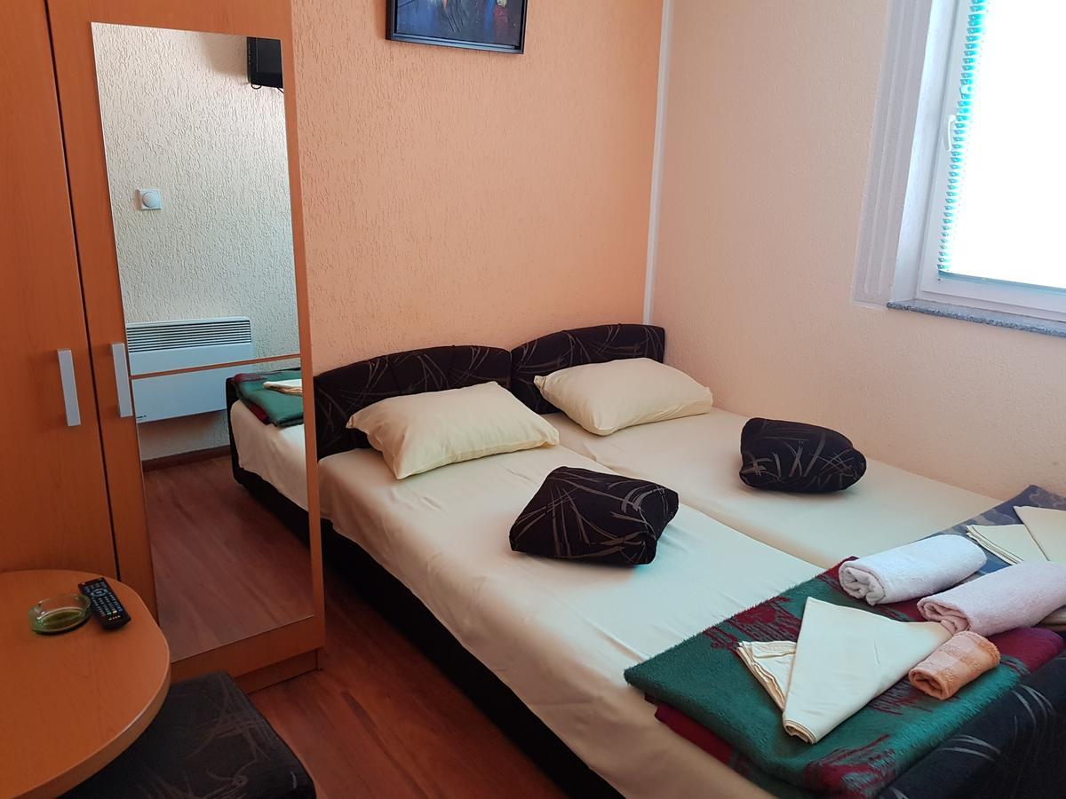 Pansion Baša Hotel Ustikolina Bagian luar foto