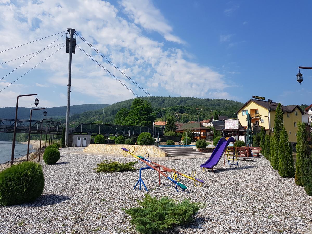Pansion Baša Hotel Ustikolina Bagian luar foto