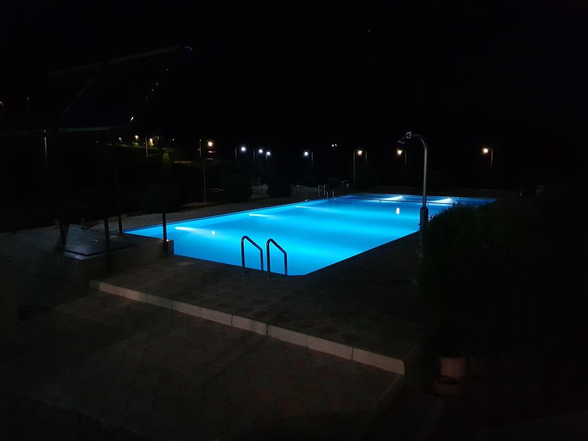 Pansion Baša Hotel Ustikolina Bagian luar foto