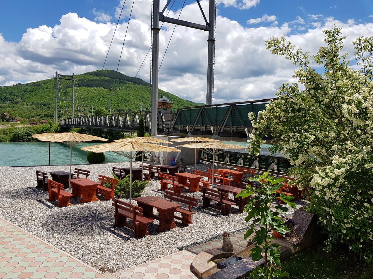 Pansion Baša Hotel Ustikolina Bagian luar foto